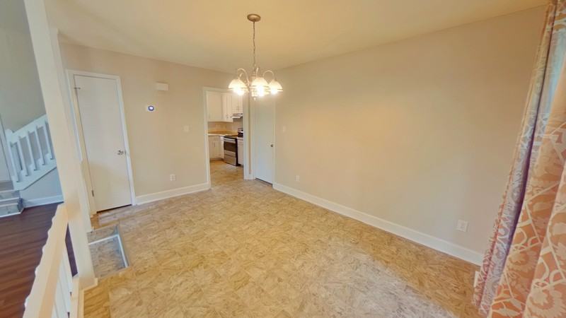 6008 Bartlett Ct - Photo 7 of 36