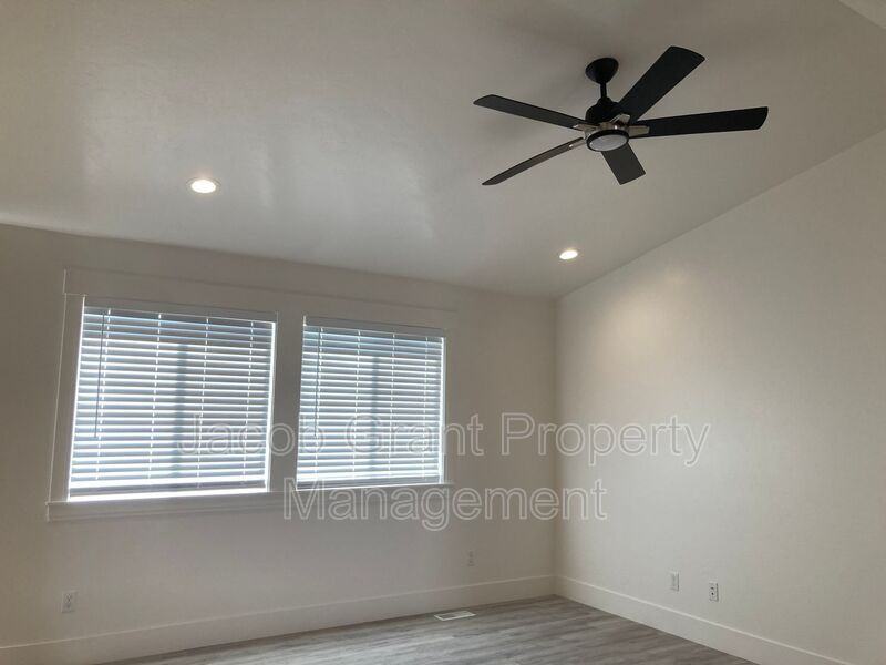 5876 Rammell Rd - Photo 4 of 12