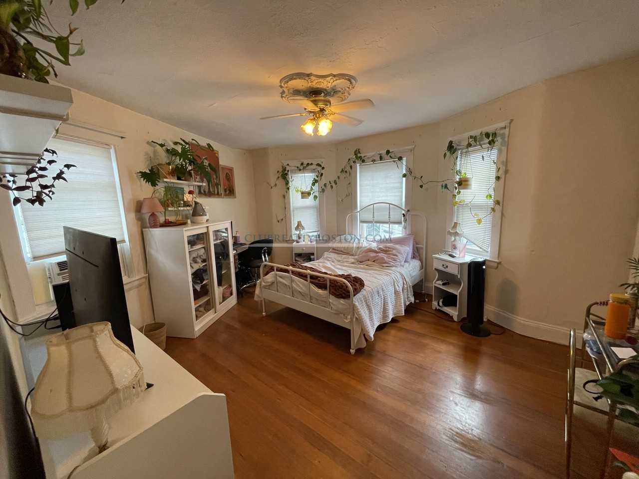 56 Montfern Ave #3 - Photo 7 of 21