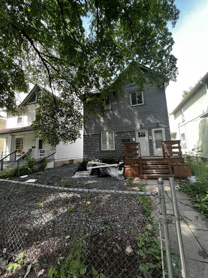 446 Spence Duplex Apartments 446 Spence Street 1, Winnipeg, MB R3B 2R7 Zumper