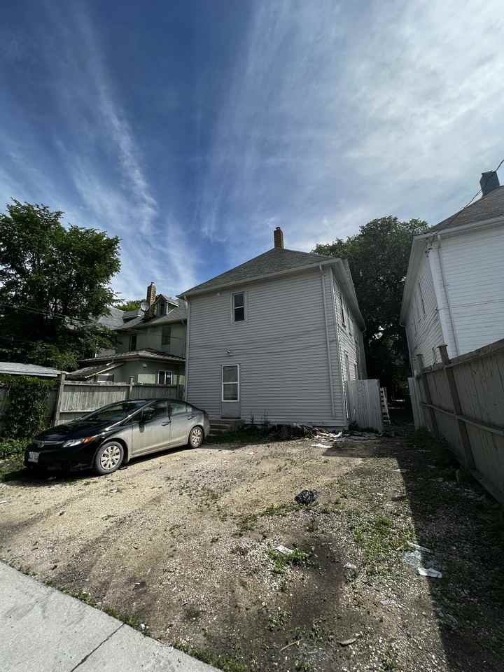 446 Spence Duplex Apartments 446 Spence Street 1, Winnipeg, MB R3B 2R7 Zumper