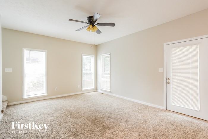 237 Lakeview Trl - Photo 2 of 15