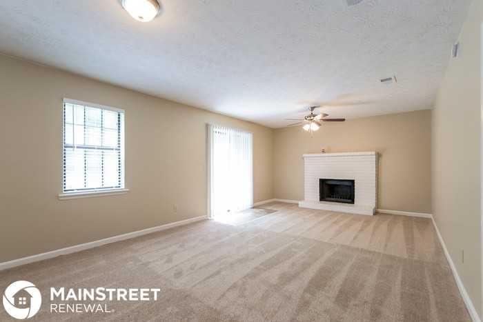 9570 Briar Creek Ln - Photo 3 of 15