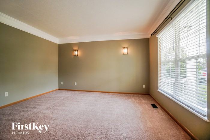 6268 Upper Albany Ct - Photo 3 of 15