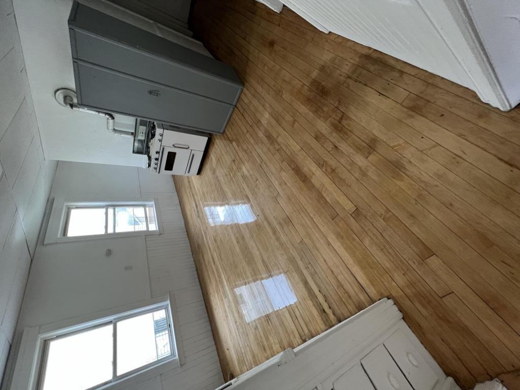 279 Grafton St - Photo 5 of 8