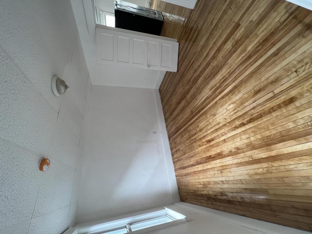 279 Grafton St - Photo 7 of 8