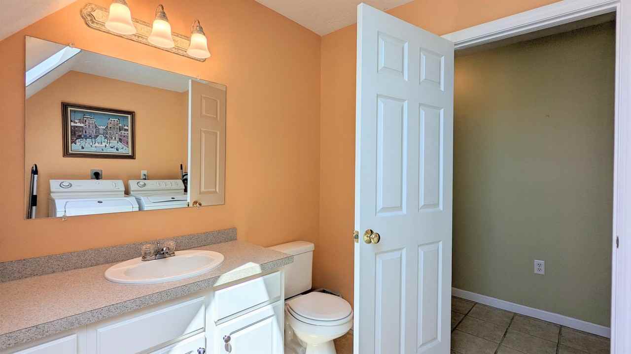 25 Alpine Cir #B - Photo 5 of 31