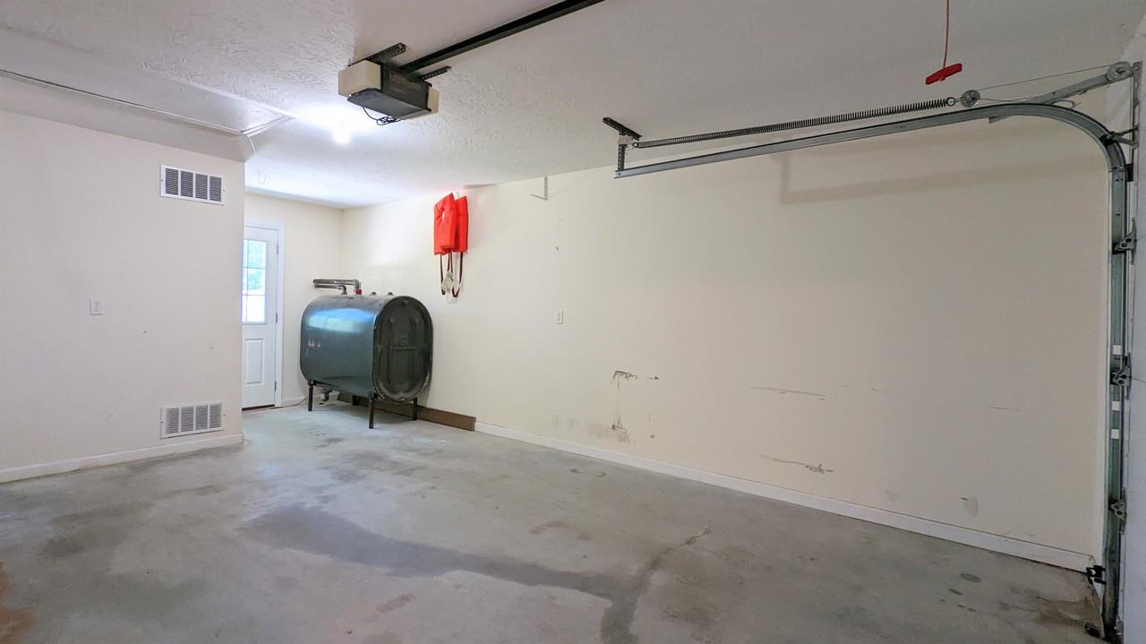 25 Alpine Cir #B - Photo 2 of 31