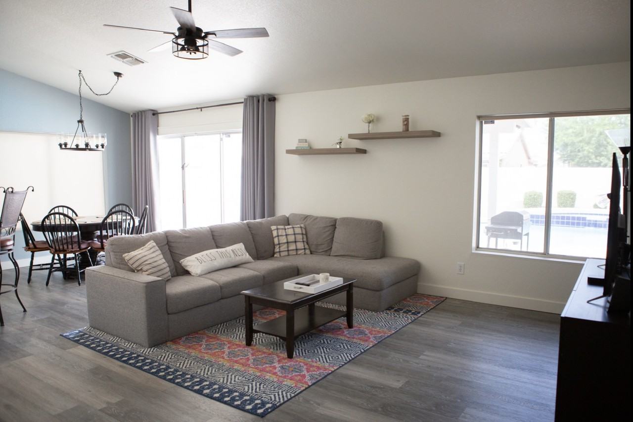 202 W Marco Polo Rd - Photo 3 of 11