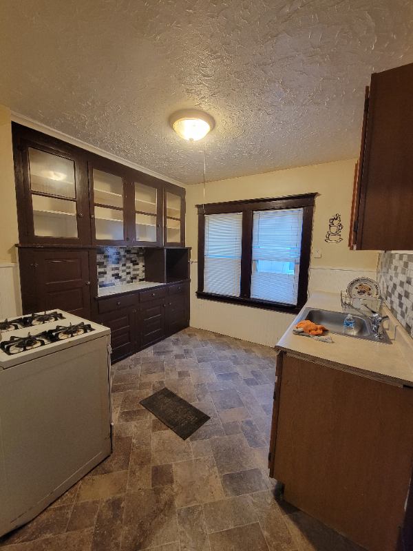 126 Chadduck Ave #1 - Photo 2 of 7