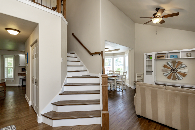 1303 Juniper St - Photo 3 of 37