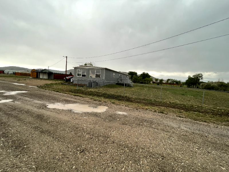 325 Hope Rd - Photo 2 of 25