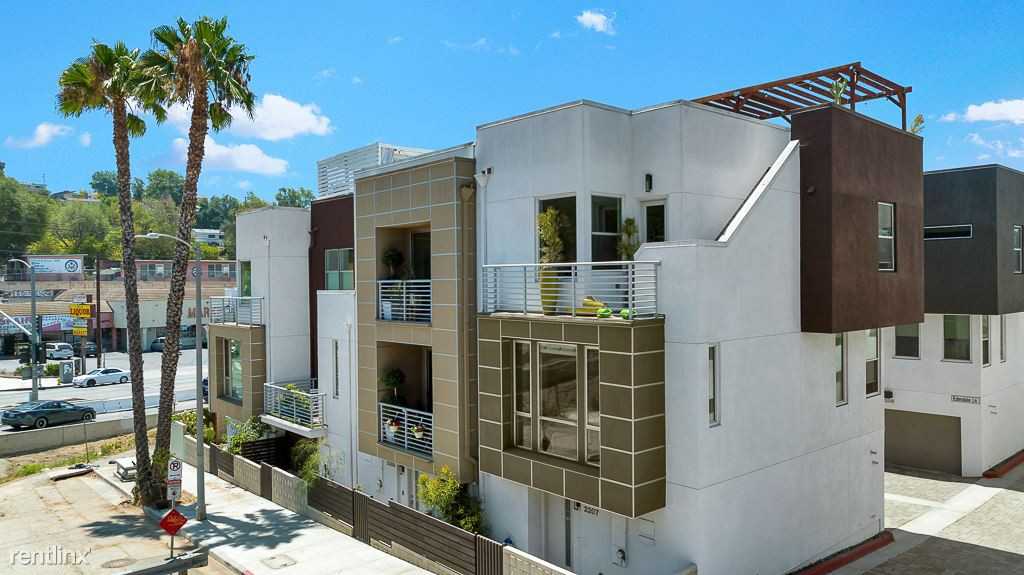 2205 Edendale Ln - Photo 3 of 42