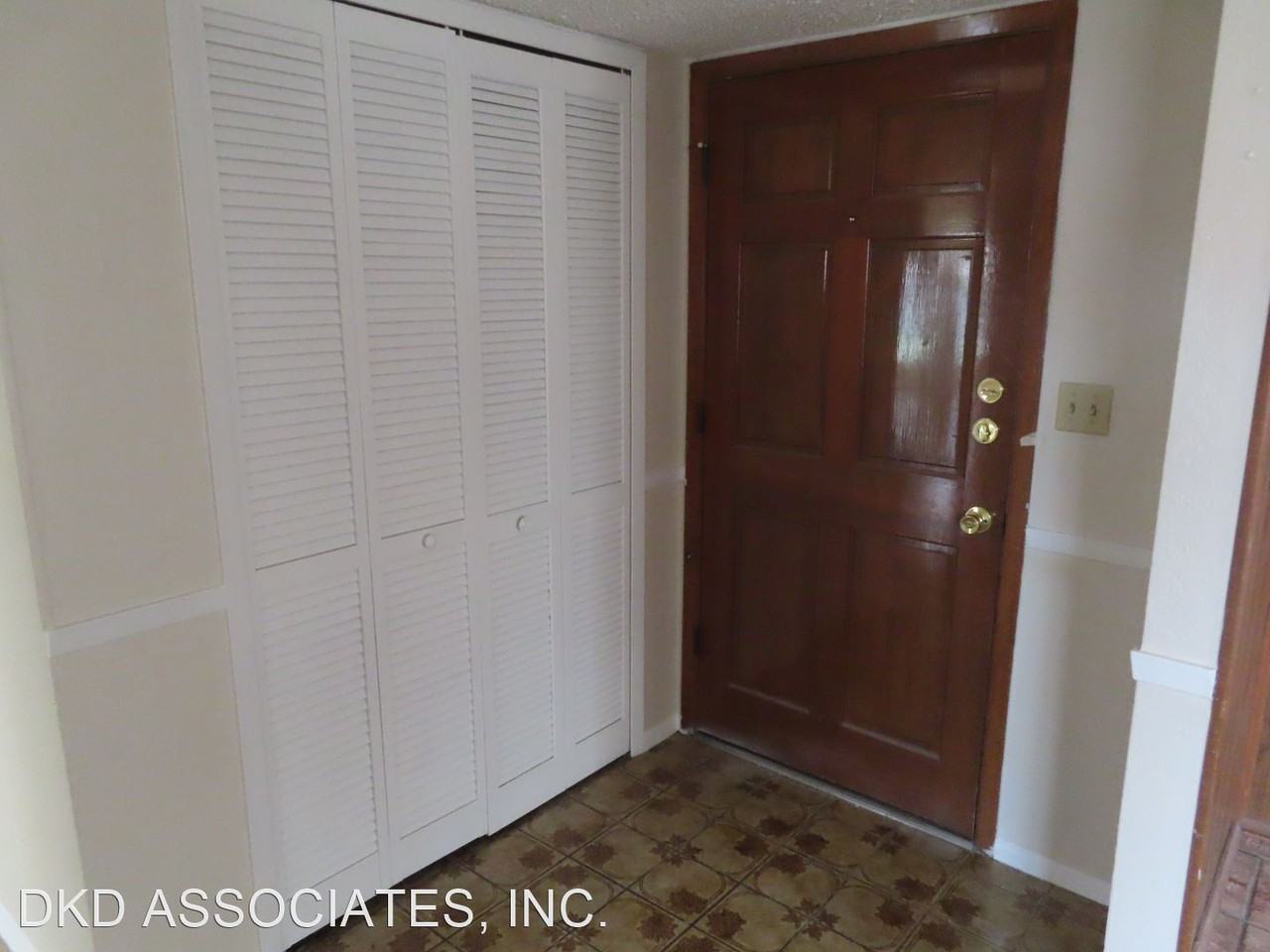 4601 R L Shoemaker Dr - Photo 3 of 17