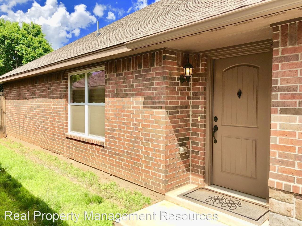 2401 Golden Ln - Photo 2 of 14