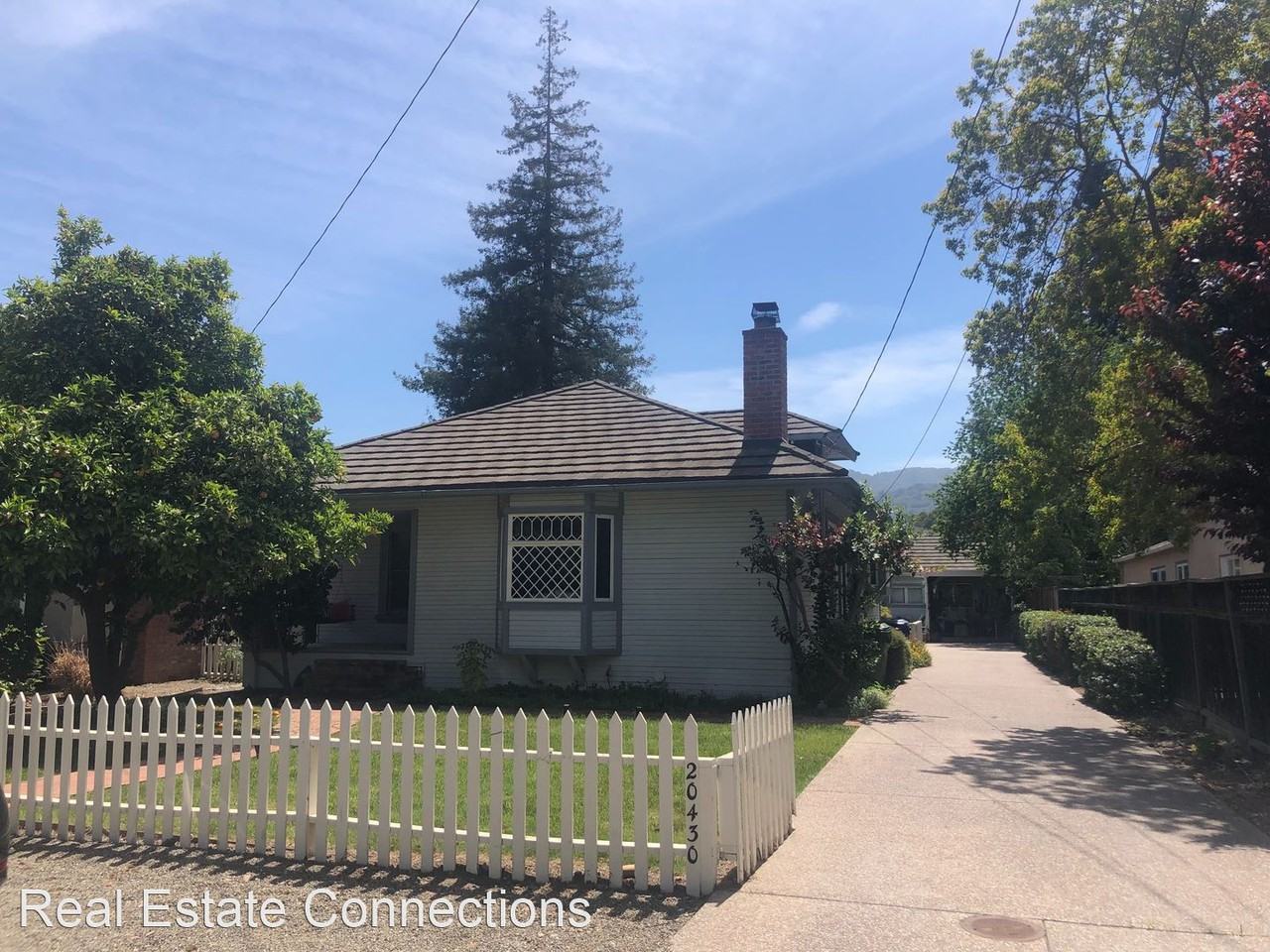 20430 Williams Ave - Photo 2 of 7