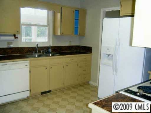 6756 Zelda Dr - Photo 3 of 8