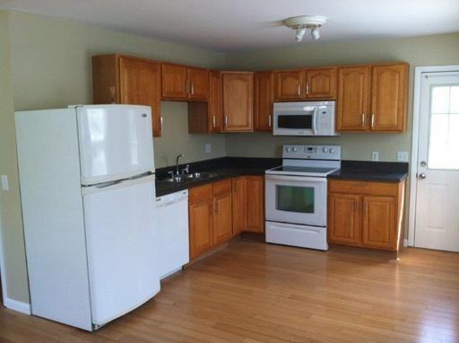 805 S 14th St - Photo 3 of 8