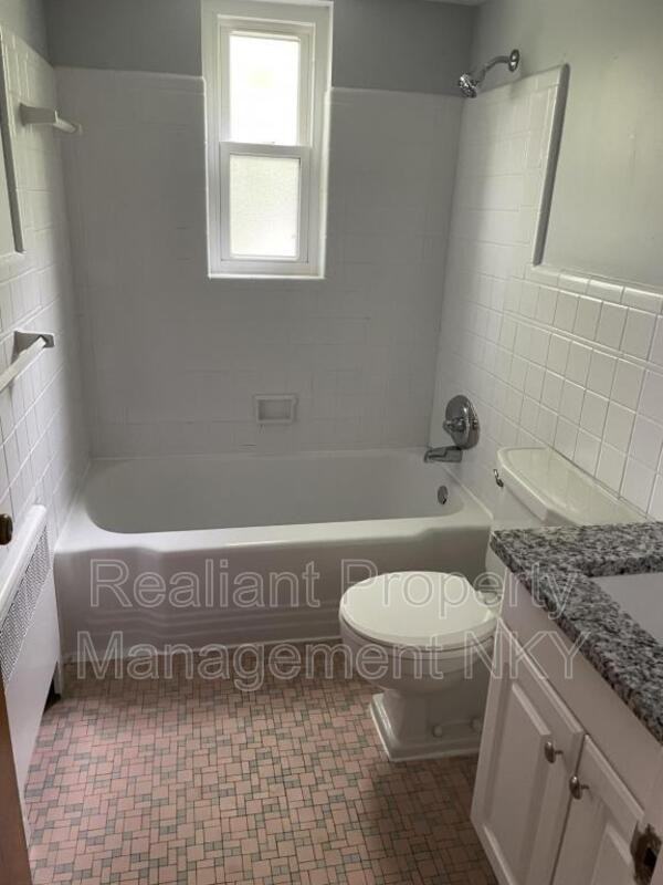 53 Bellemonte Ave #4 - Photo 3 of 6