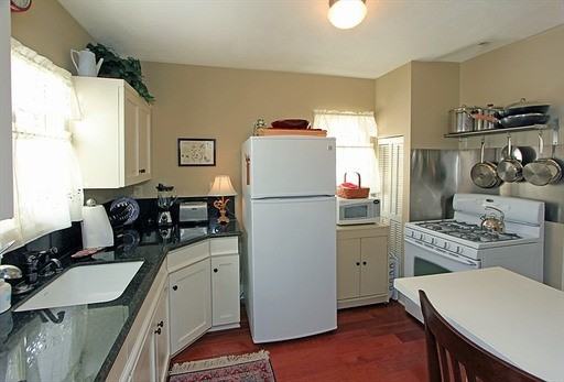 1522 Miramar Dr - Photo 2 of 18