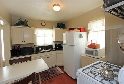 1522 Miramar Dr - Photo 3 of 18