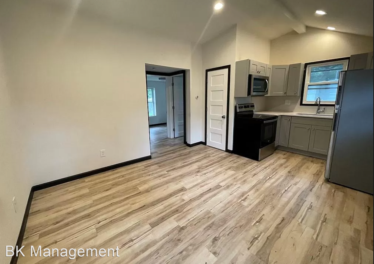 830 Harrison St - Photo 3 of 11