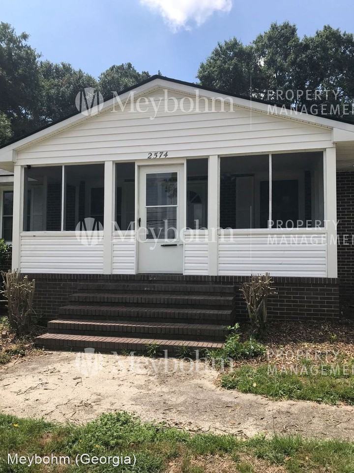 2574 Richmond Hill Rd - Photo 2 of 18
