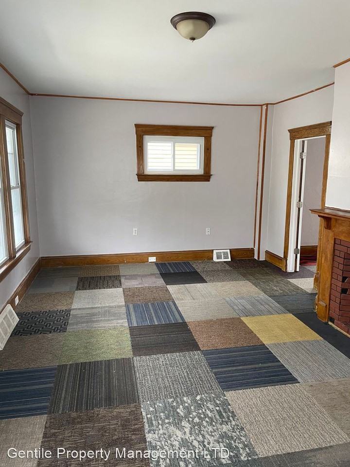 7715 Goodman Ave - Photo 2 of 11