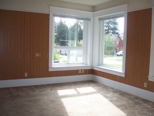 2404 Ellis St - Photo 3 of 10