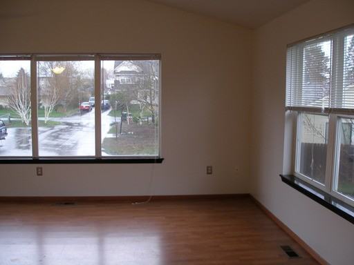 1422 E Maryland St - Photo 2 of 5