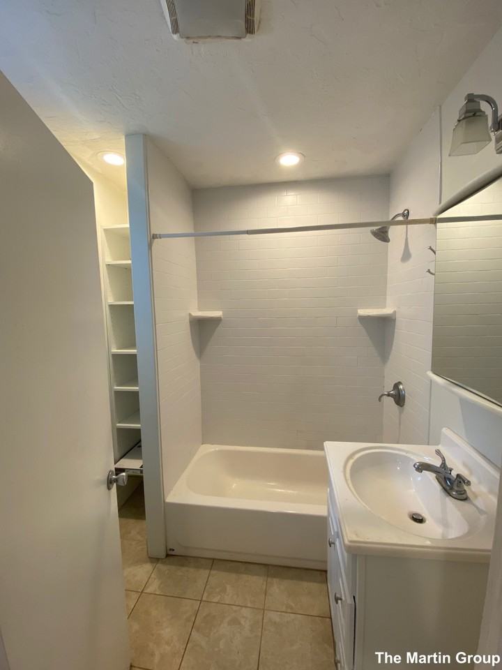 11 Pinckney St #2 - Photo 7 of 12