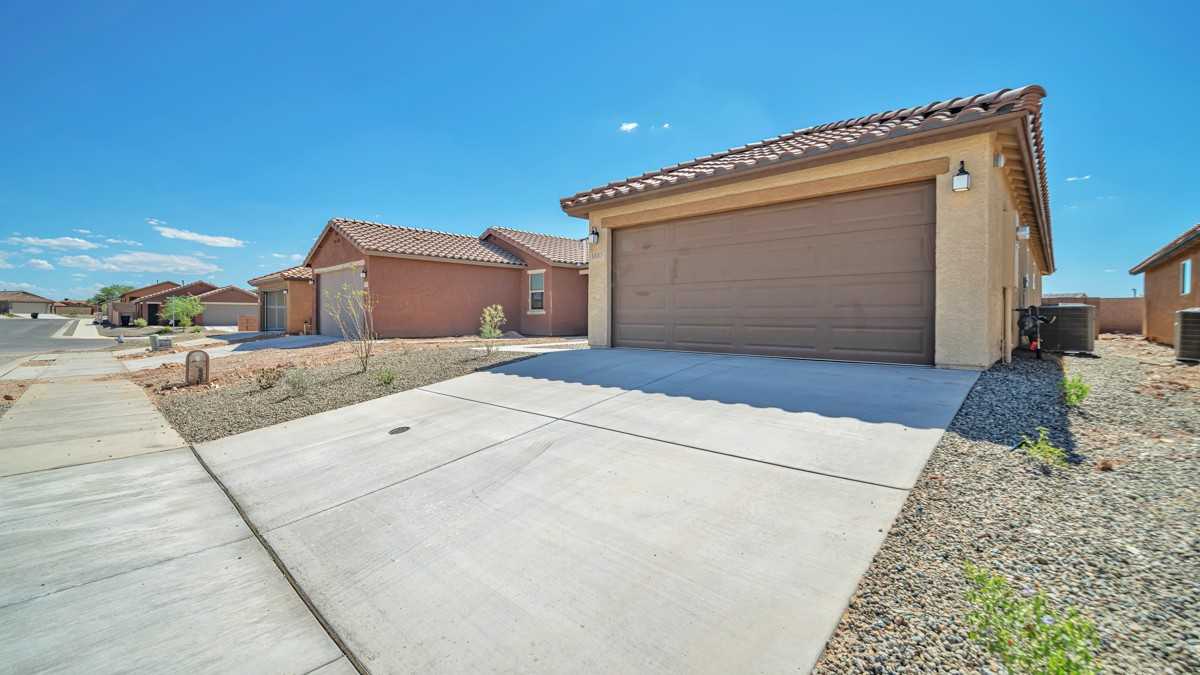 8803 E Stone Meadow Cir - Photo 3 of 25