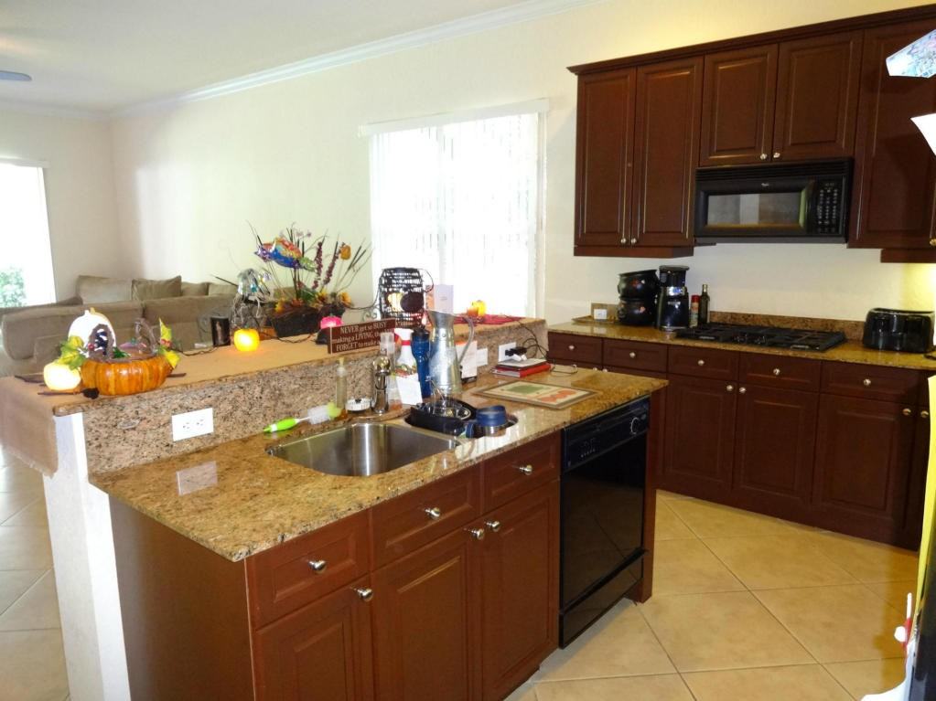 181 Sedona Way - Photo 3 of 34