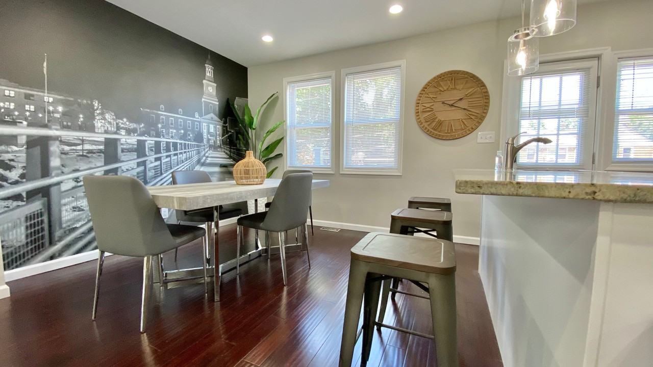 1628 Kingsway Rd - Photo 2 of 21