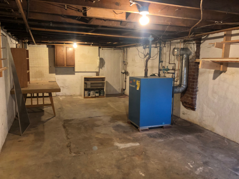 326 Clark St - Photo 2 of 3