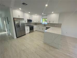 2635 Ne 17th St - Photo 2 of 8