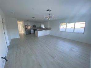 2635 Ne 17th St - Photo 3 of 8
