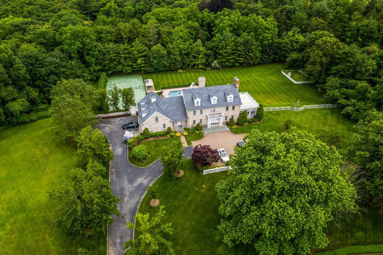 2 Colonial Dr - Photo 2 of 26