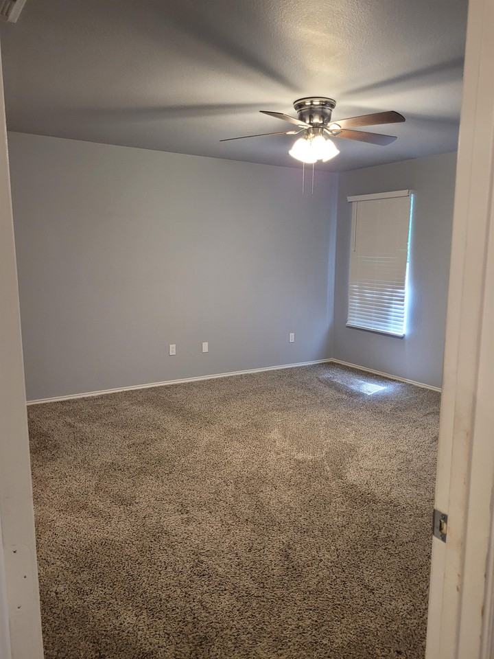 208 Alpine Dr #1 - Photo 2 of 4