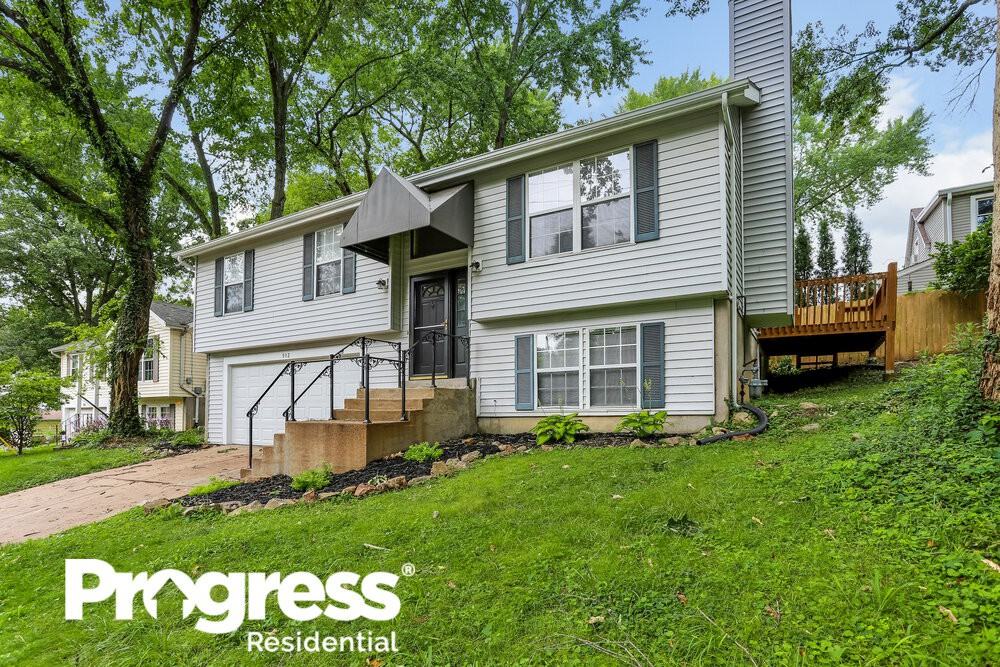 912 Baltimore Pl - Photo 2 of 25