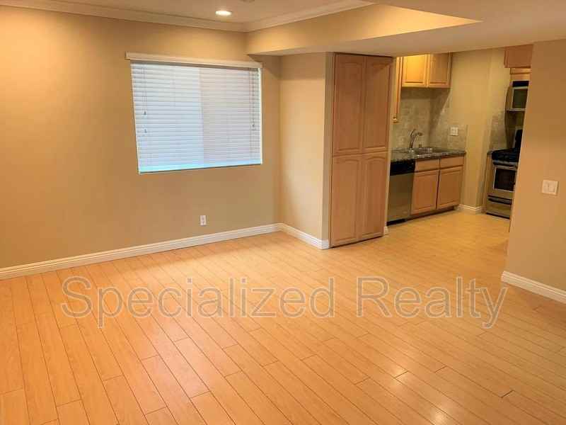 1245 Orange Grove Ave #203 - Photo 3 of 5