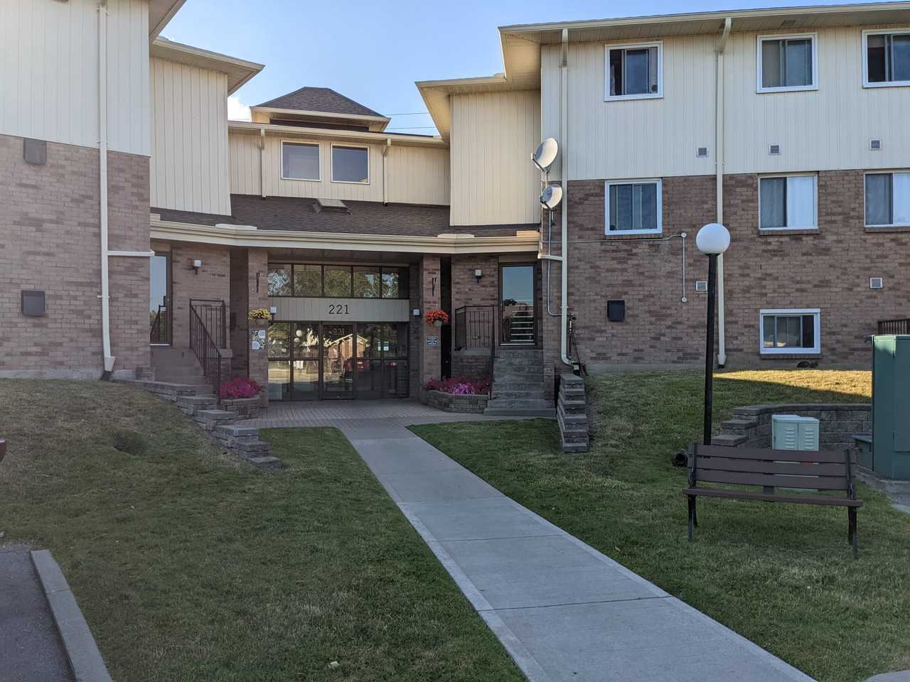 221 North Park Street 2nd Floor, Belleville, ON K8P 5A6 2 Bedroom