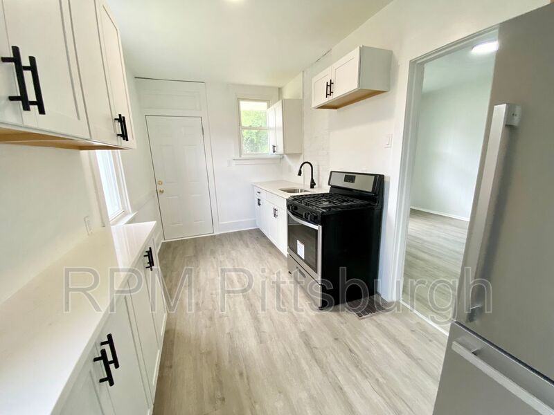 255 Church Ave - Photo 2 of 13