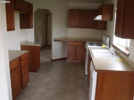 7711 NE 92nd Ave - Photo 3 of 11