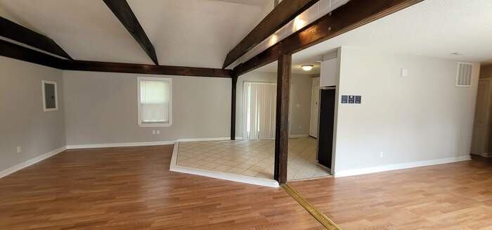 59 Hogg Memorial Dr - Photo 2 of 3