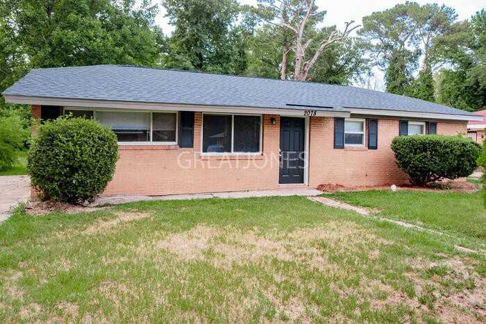 2117 Roosevelt Dr - Photo 3 of 27