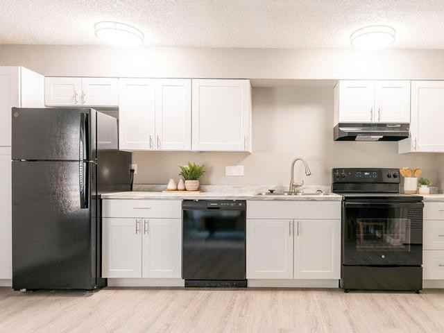 333 S Elm St - Photo 3 of 22