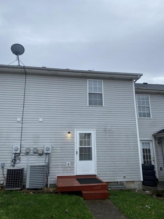 223 John Sutherland Dr - Photo 2 of 9