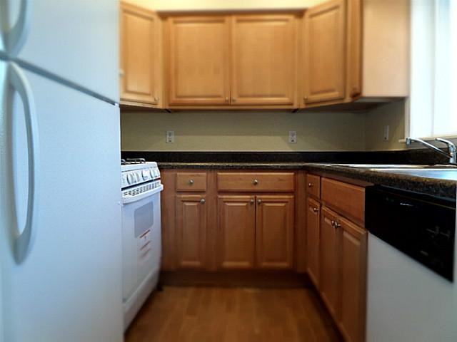 863 Burlingham Rd - Photo 2 of 13