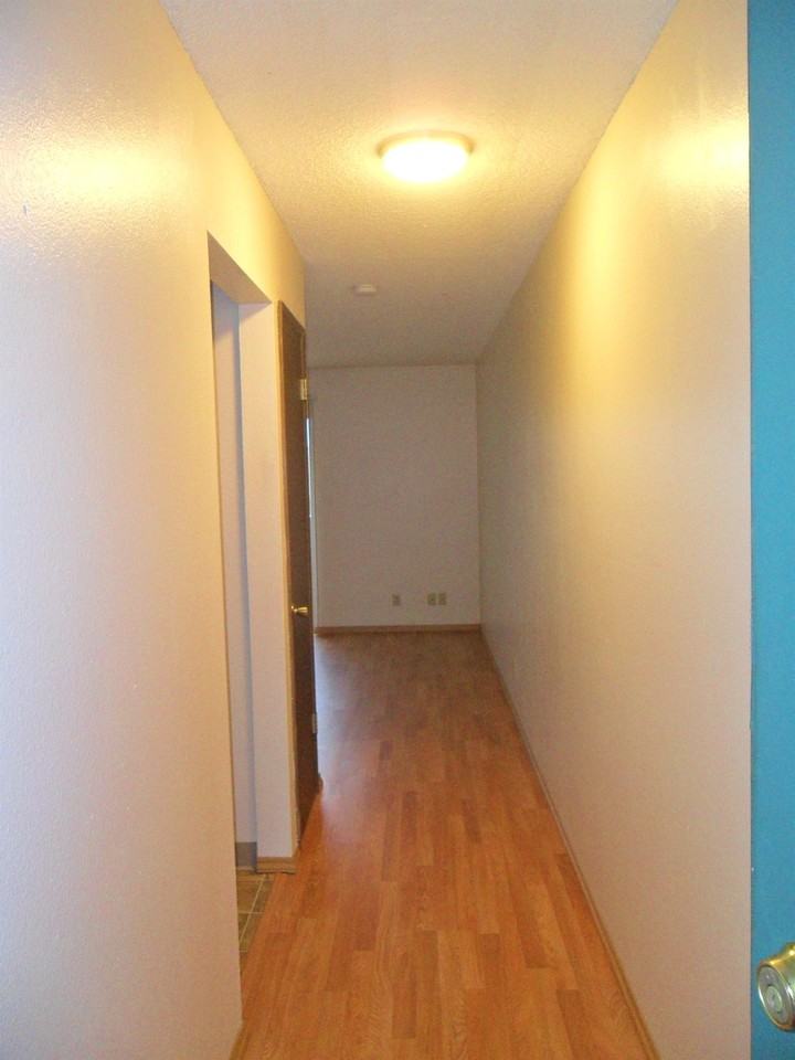 525 Fairview Ave Se Apt F #525F - Photo 2 of 14